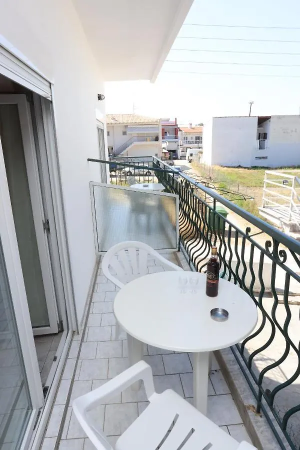 פוליכרונו Spanos Apartments Anna'S Lodge