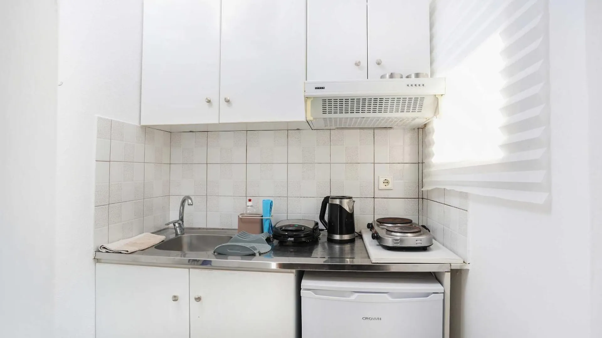 מלון דירות פוליכרונו Spanos Apartments Anna'S Lodge